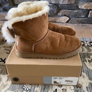 UGG Chestnut White Fluff Bow Mini Classic